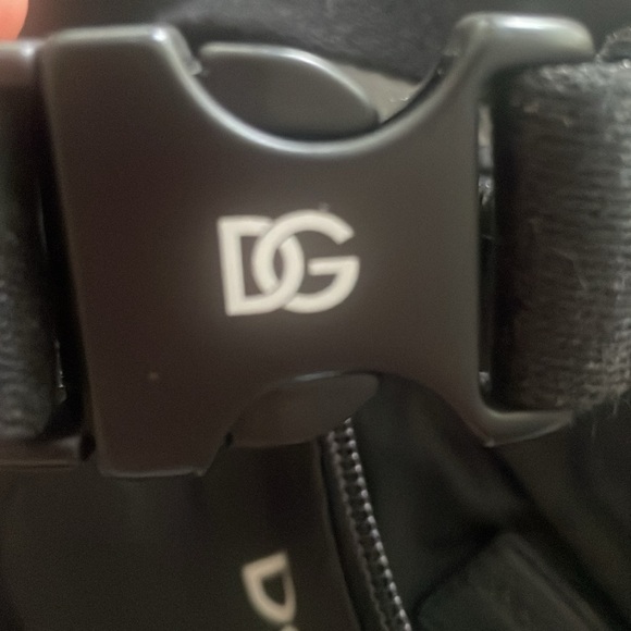 Color is black - Picture 3 of 3